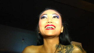 Tyska asiatiska bitch gangbangje