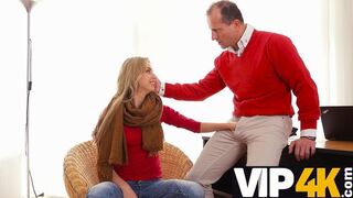 Fucking hjälpsam grann flicka blondin