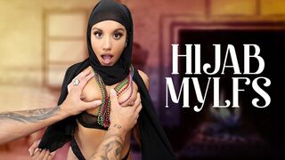 Hijab Stepmum är inte för vild, så att visa Stepson förbjudna delar av hennes kropp känner sig galen tabu