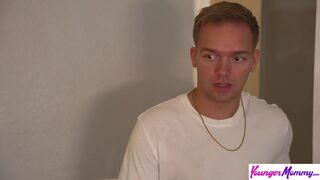 Kenzie Love tittar på hennes styvson knulla jungfruns fitta - strikt moderråd