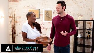 Daya Knight i het nuru massage shags hans yoga lagkamrat