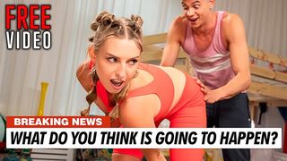 Yogaklassen tog en spännande vändning med den blonda flickan Jayla De Angelis