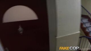 Den sperman kung polisen fyller sin fitta med kula-skott nöje