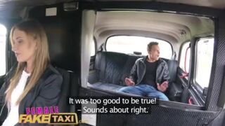 Ung kille jävla Angel Piaffs våt rakning fitta i en falsk hytt
