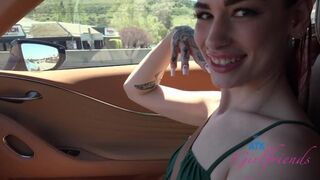 Delilah Day förför i bilen på semester, gnuggar kuk och tortyr framför pov-kameran