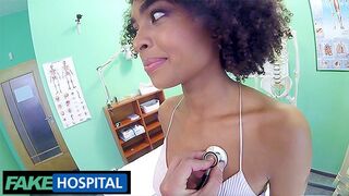 Hot brasiliansk svart college flicka medicinsk undersökning på falska sjukhus
