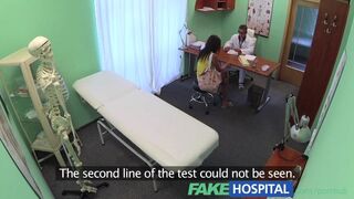 Fake sjukhus - läkaren hjälper en sexig fusk patient att bli gravid