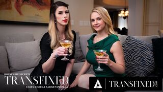 Sarah Vandella och Casey Kisses jävla spel medan mannen fungerar