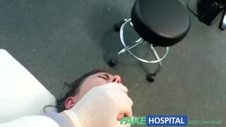 Falska sjukhus: sexuell behandling gör en underbar bröstpatientdrool med smärta
