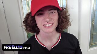 Jag knullade min tränare! Lucky baseballspelare använder sin stora milf gratis!