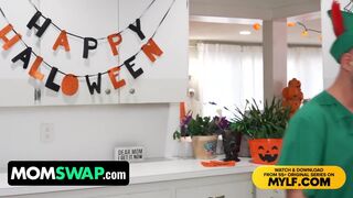 Sydney Paige och Mandy Rhea, två heta styvmödrar, Halloween, plocka ut en snygg outfit för att köra Berry Mckeciner galen