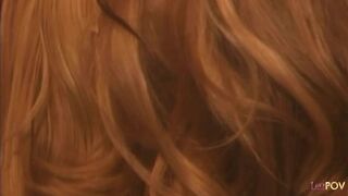 Chef damen visar platsen för hennes underordnade i en tuff lesbisk orgie orgie orgie orgie orgie