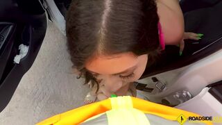 Natalie Brooks tight pussy blir knullad på en allmän väg