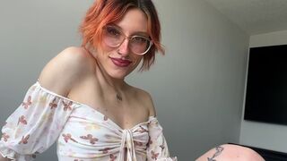 Den hjort tonåring baby vakt längtar sin dick