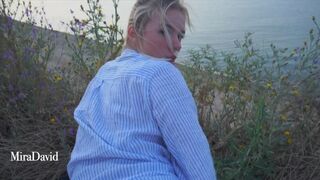 Sommaräventyr - vi knullade henne två gånger på den offentliga stranden och fastnade - Miradavid pov