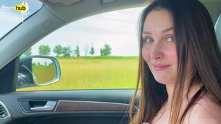 Jag öppnar mina ben för dig - Stepson knullar sin styvmor efter körning