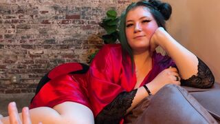 Casting curvy: Hon knullar sin styvdotter för att göra sin pojkvän svartsjuk