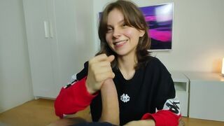 Teenage amatör bitch galen ansikte mot ansikte val - varm mun spritzing och spela med din röv!