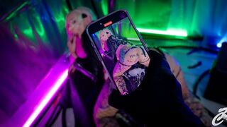 Endless spritzing - gut och bukkake urval i cyberpunk, häxa och hentai stil
