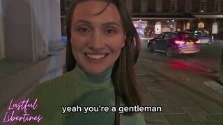 Mogen gift milf desperat lurad och bad mig att komma in i hennes håriga brittiska fitta