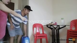 Wet guy fucks heta tonårsflicka hårt