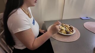 Hot 20-årig flicka jävla sig själv på en första dejt