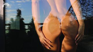 Vacker blondin Larajuicy har knullat hennes fitta hela dagen