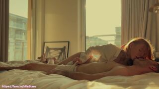 Passiv ridning och brutal orgasm med en vacker blond fitta