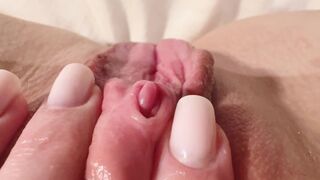 Teenage amatör fitta nära onani till orgasm