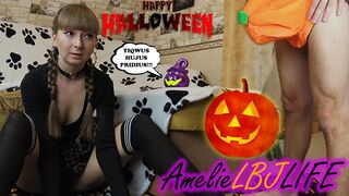 Lite häxa kallar den stora kuken och blir knullad svårt att komma i hennes fitta - Halloween 2020