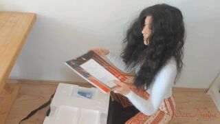 Allt tantaly rådgivare skulle göra för att sälja ett sexspel