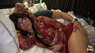 Hot Indian Girl's big ass är knullad av en sexig hotellgäst