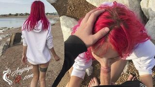 Vild tonåring blowjob på stranden - svälja hela