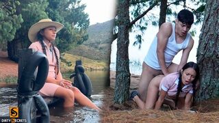 Lil timy knullar mig hårt mitt i skogen