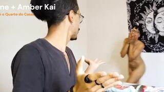 Jag gick in för att visa rummet, och han kom när jag kom ft. amber kai (del 1)