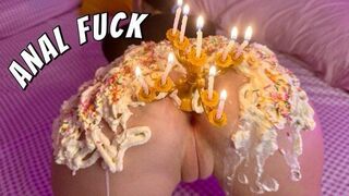 Vrog 7: Grattis på födelsedagen! Creamy röv med tårta hard dogging anal fuck