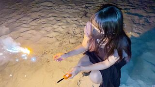 Varm amatör knull i det heta badet på stranden - vild knull och slicking kropp utan gräns
