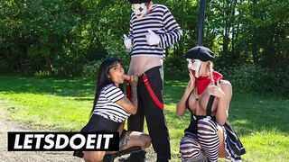 Sexy Street Mimes presenterar: Varm tre med stora tuttar och stora svansar på LetsDoelt Channel