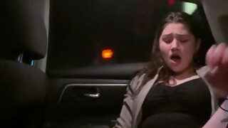 Alyx Star onanerar i Uber-bilen