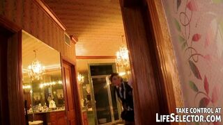 Sentimental äventyr i Life Selector: Första upplevelser av vilda college flickor med Isis Taylor och hennes vänner anal trekant
