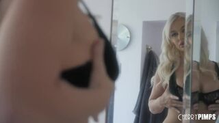 Big-breasted Blond Milf Deep Throat Action på Cherry Pimps Channel