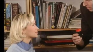 Fyll deras åsnor med stora dicks i vintage porr full film