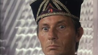 Simona Valli får en stor kuk i det första avsnittet av retro tusen och en natt