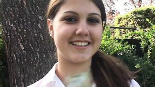 Carmella Diamond och den 18-åriga tonåringen med små tuttar som bara kom in för hushjälp