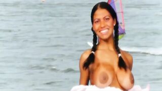 Nasty tyska kvinnor suger stora svansar sensuell retro trekant