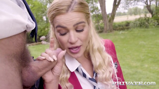 Private com - Njut av Cherry Kiss suger
