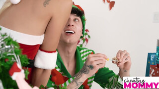 Sexig vinterälva behöver en ung älva för att lysa upp sin julstämning