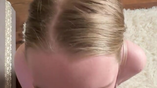 18 år gammal amatörflicka suger min kuk