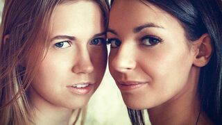 Sophia Laure och Violette Pink Hot Lesbian Weekend